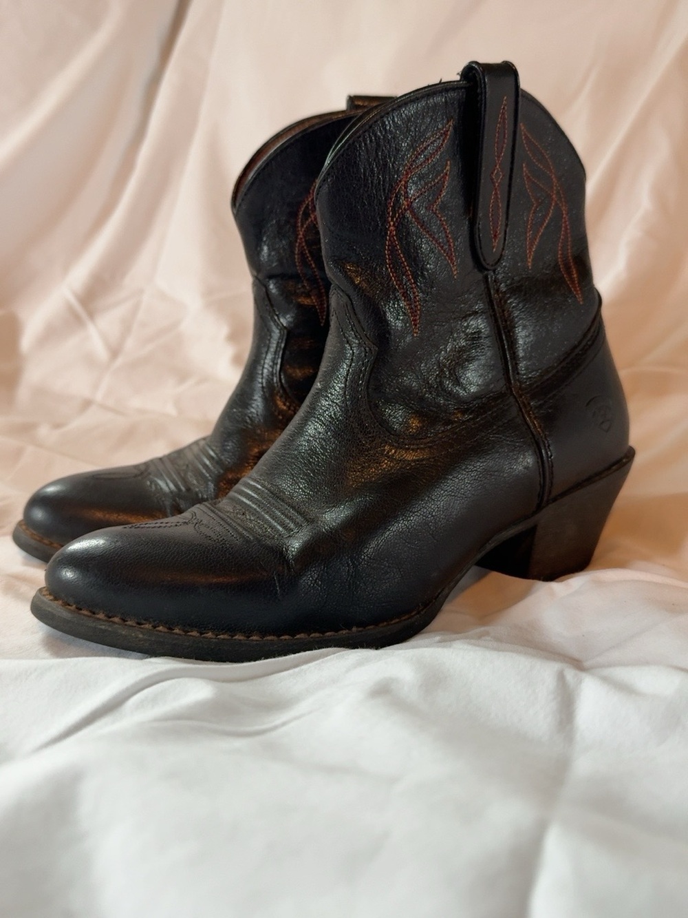 Ariat Women’s Black Leather Western Cowboy Ankle Boots Size 6.5B